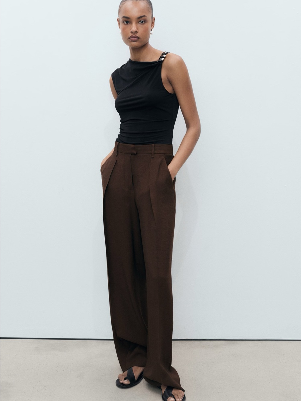 🔸NWT🔸Mango Brown Wide Leg Pleated Pants - Picture 3 of 10